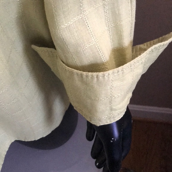 Tommy Bahama linen button shirt in XL - Picture 3 of 5